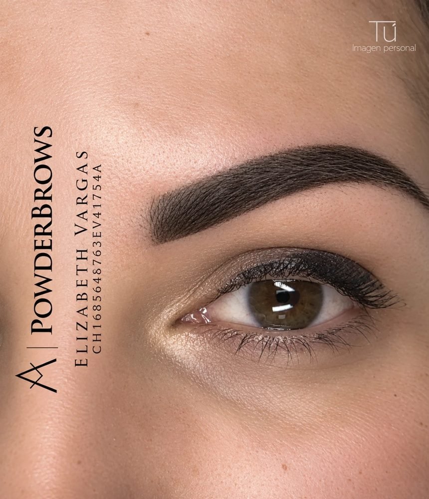 Micropigmentación de cejas con técnica powder brows en Valladolid